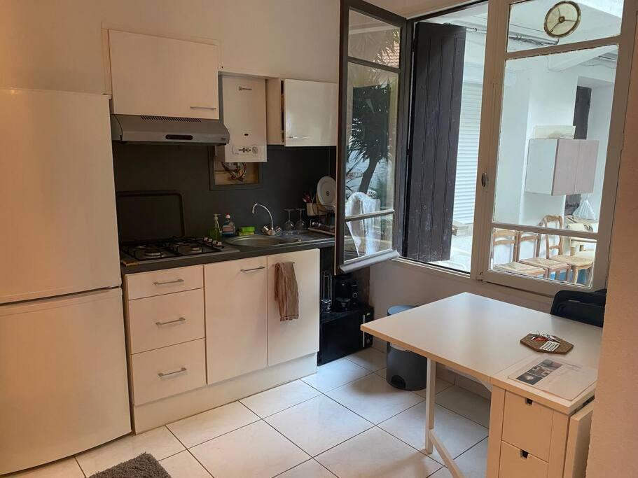 Appt 4 Pers Avec Jardin Ombrage En Centre Ville De Sete Exterior photo